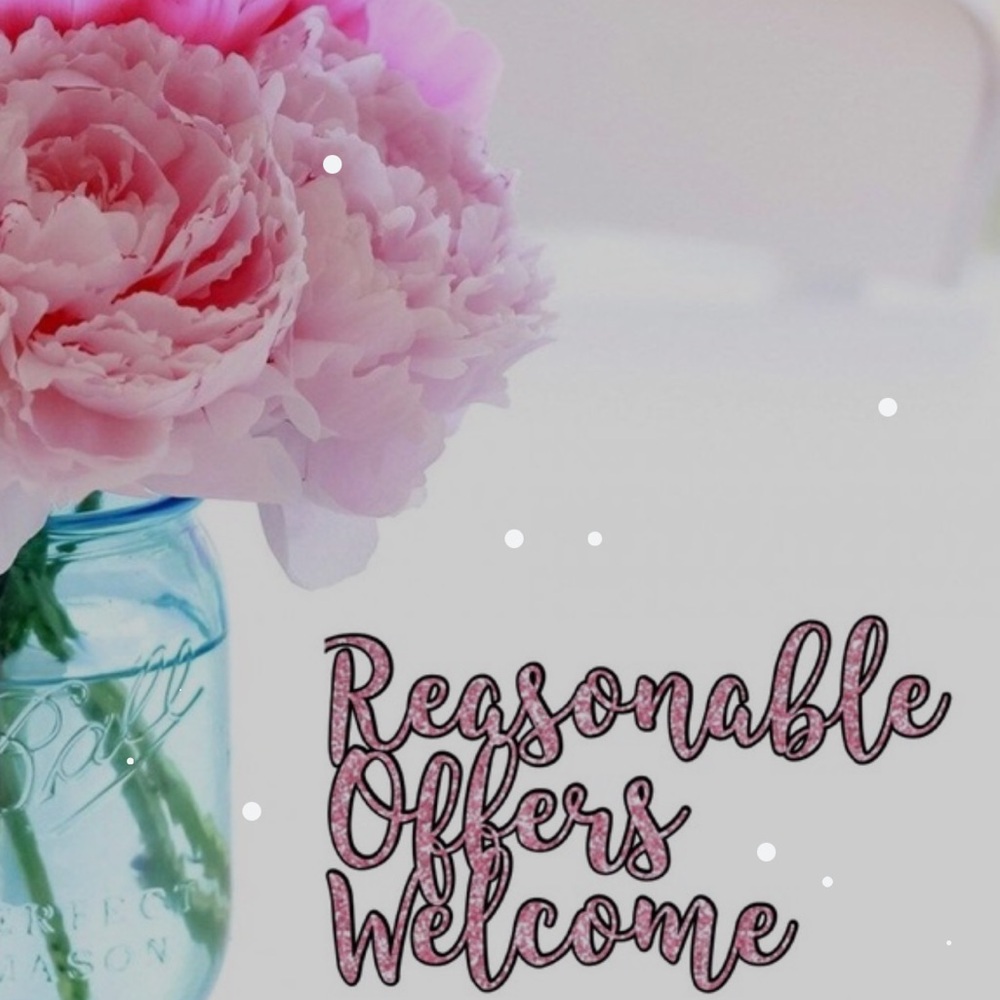🩷Thank you for being here! Bundle your likes and I’ll send you a great offer🩷